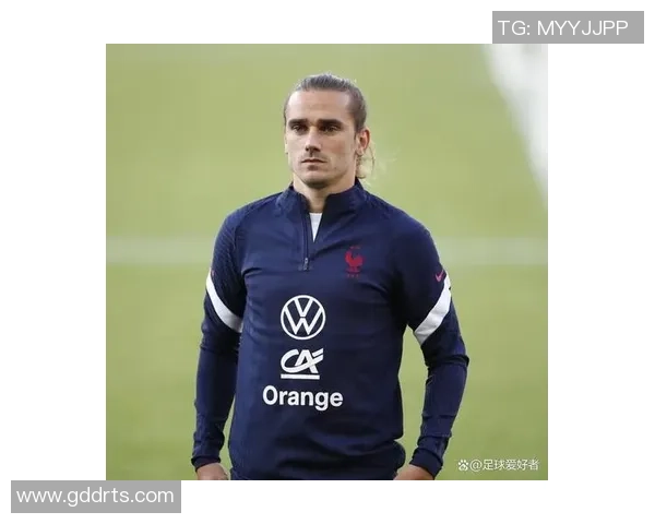 揭开凤凰足球明星的神秘面纱他在绿茵场上的传奇故事与成就 揭开凤凰足球明星的神秘面纱他在绿茵场上的传奇故事与成就