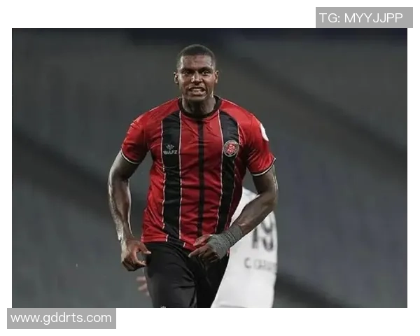 法国足球明星前腰的辉煌历程与对球队的深远影响分析