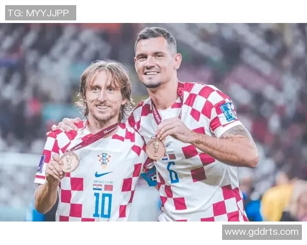 荷兰长发足球明星的传奇之路与场上风采解析